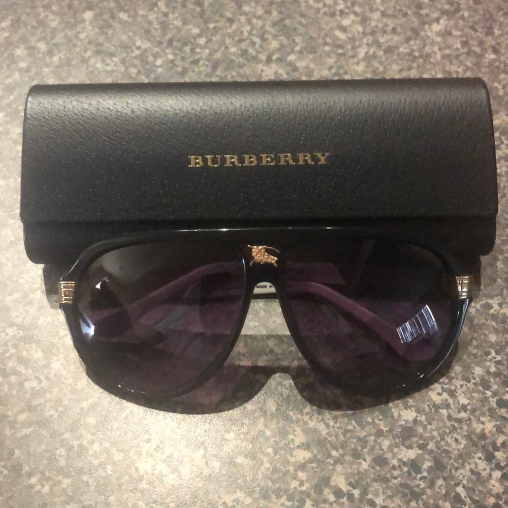 Burberry sun glasses
